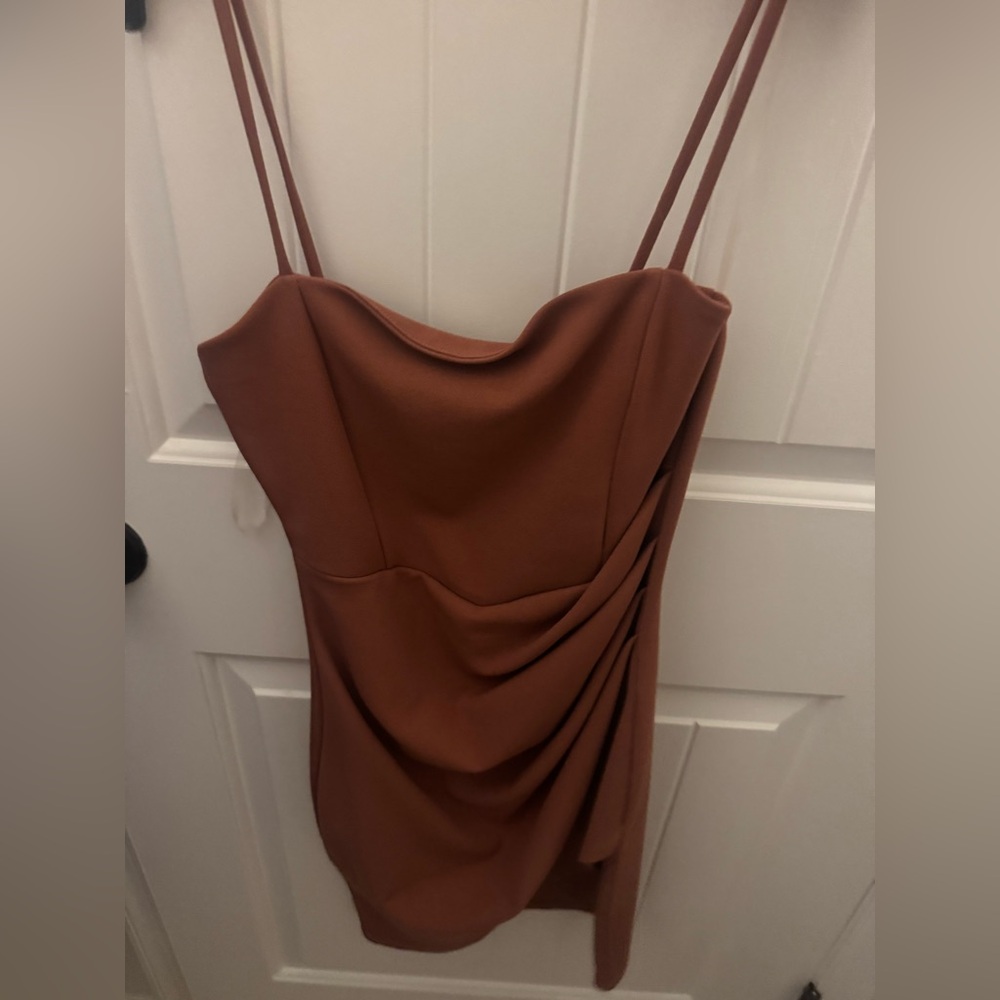 Windsor Elegant Brown Apparel